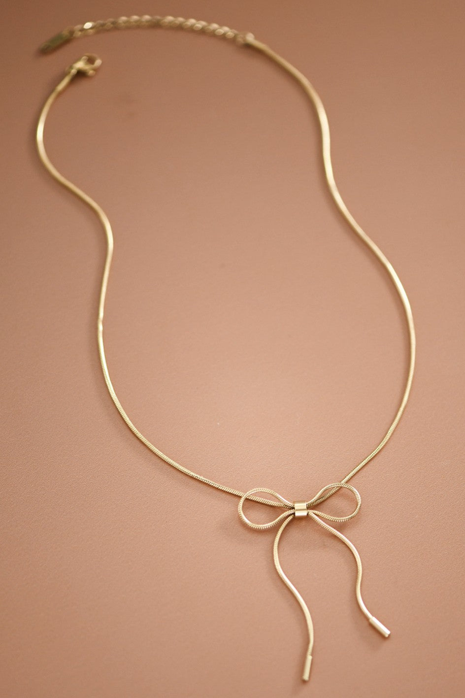Chain Bow Necklace